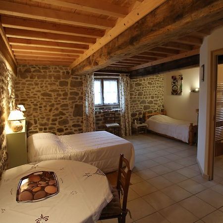 Ferme Cidricole Hugues Desfrieches Bed & Breakfast Sainte-Marguerite-de-Carrouges Стая снимка